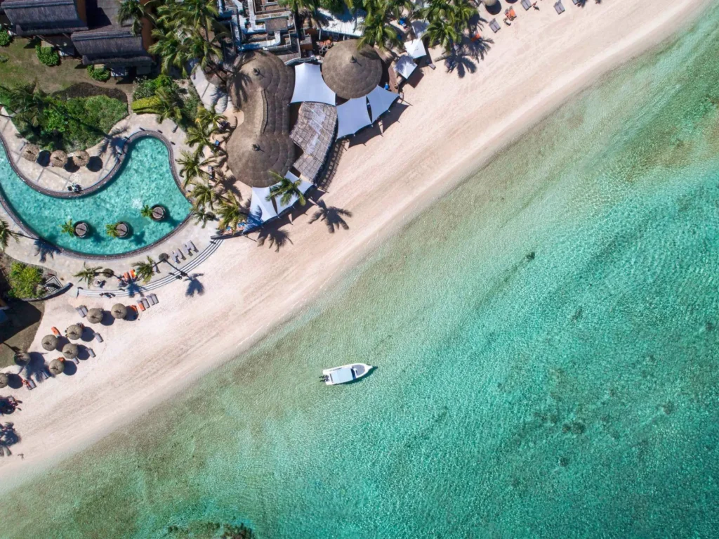 4b27ae3e-Aerial_Beach_and_Pool_view_of_Heritage_Awali