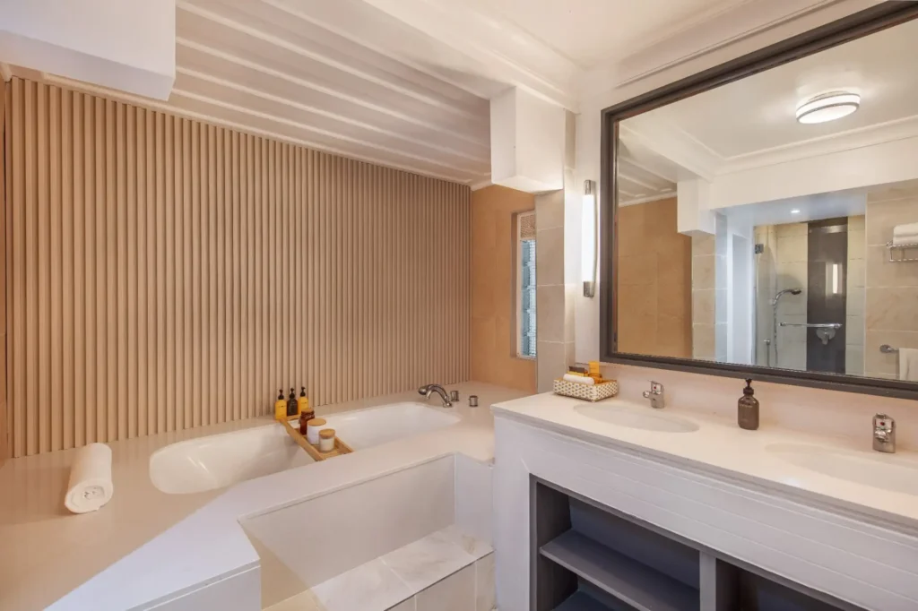 Ambre_Rooms_Deluxe_Suite_5