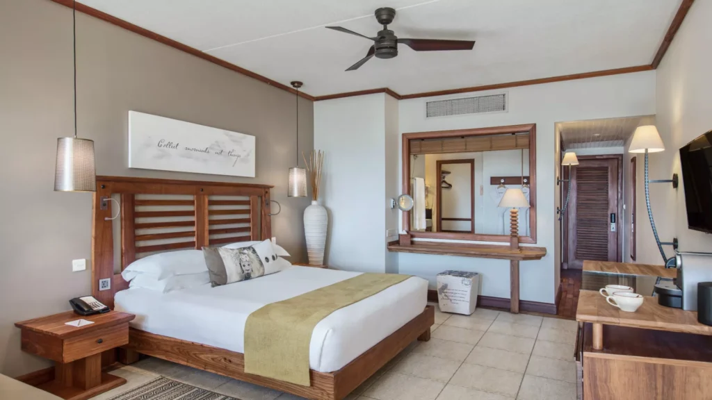 DELUXE GARDEN VIEW ROOM_2.jpg