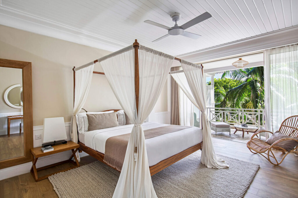 HLT_ACCOMODATION-SENIOR-SUITE-GARDEN-VIEW-1