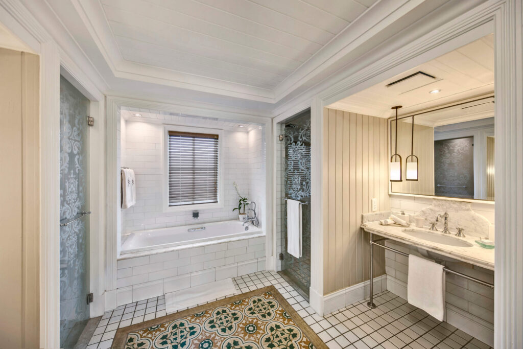 HLT_ACCOMODATION-SENIOR-SUITE-GARDEN-VIEW-5