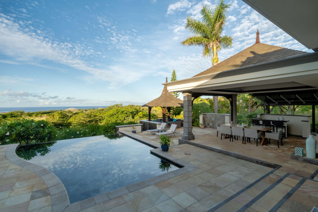 HTV_4BEBROOM VILLA_POOLVIEW_4