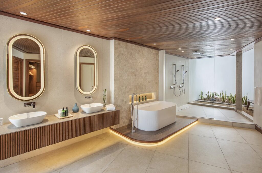Senior-Suite-Beachfront-11