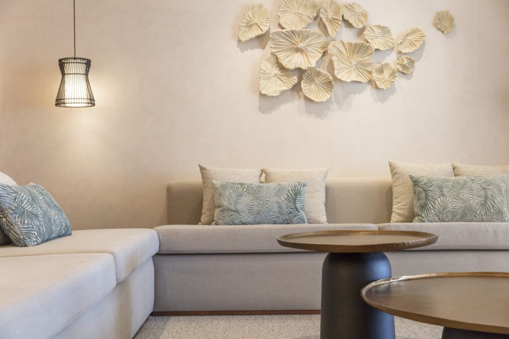 Senior-Suite-Beachfront-2