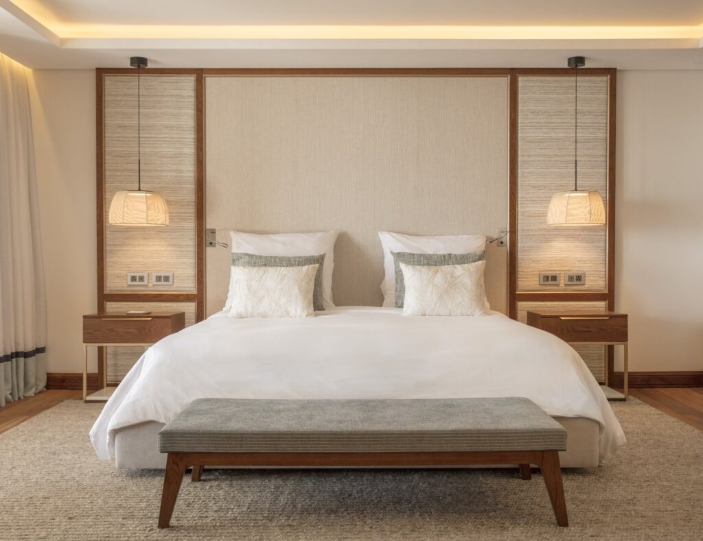 Senior-Suite-Beachfront-3