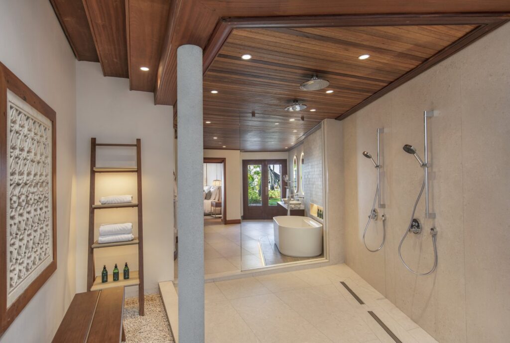Senior-Suite-Beachfront-5