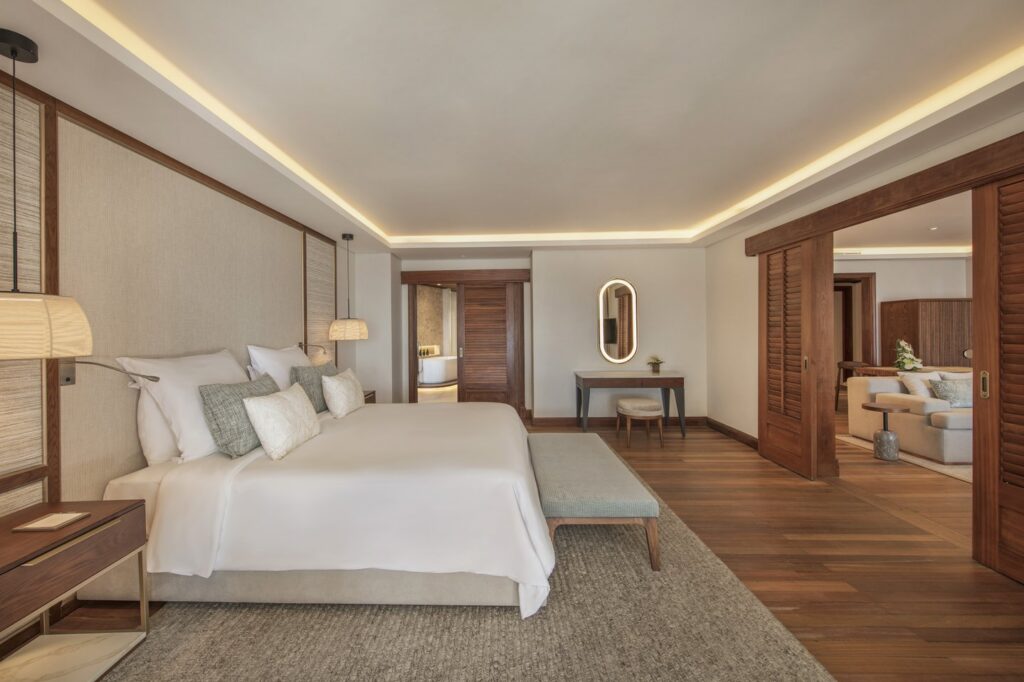 Senior-Suite-Beachfront-6