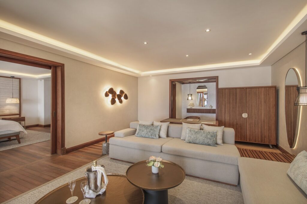 Senior-Suite-Beachfront-7