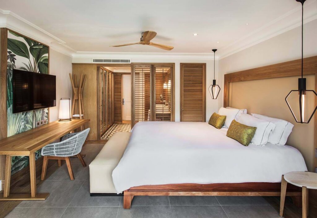 sb-deluxe-sea-view-room-2