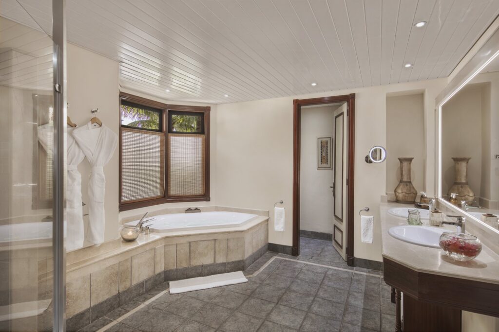 senior-zen-suite-3