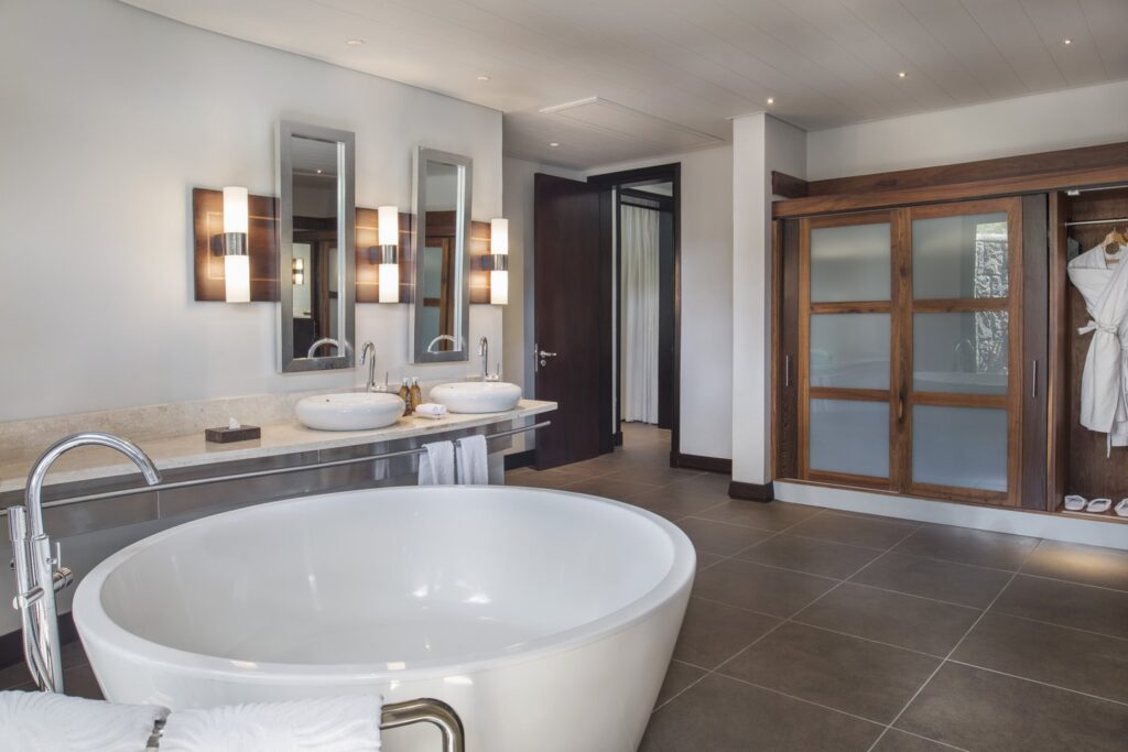 trou-Beachfront Senior Suite with Pool-1