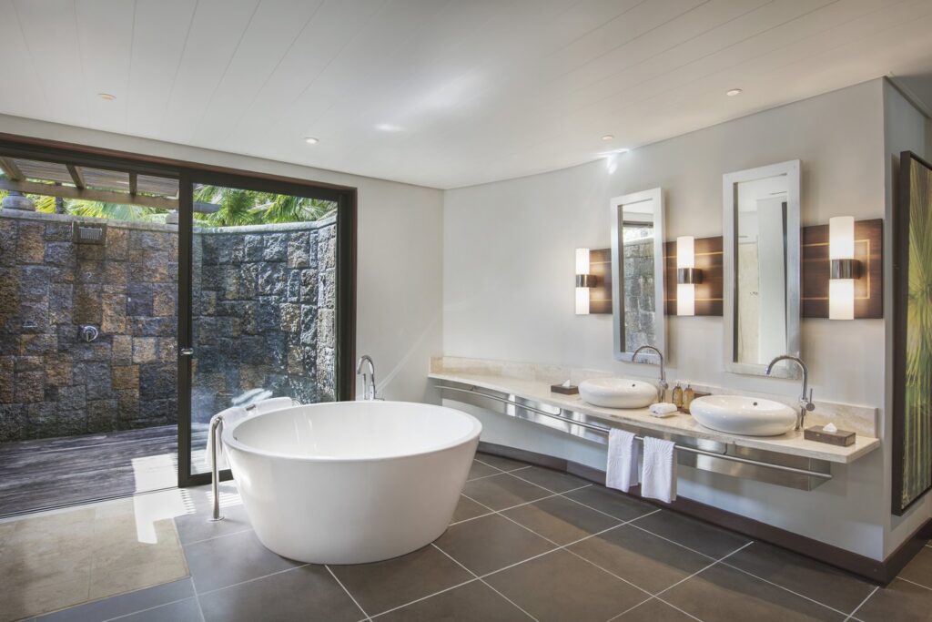 trou-Beachfront Senior Suite with Pool-2