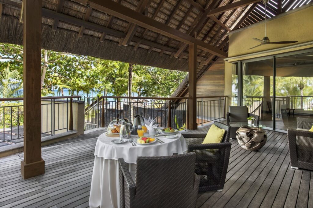 trou-Beachfront Senior Suite with Pool-4