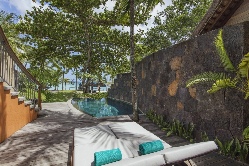 trou-Beachfront Senior Suite with Pool-5