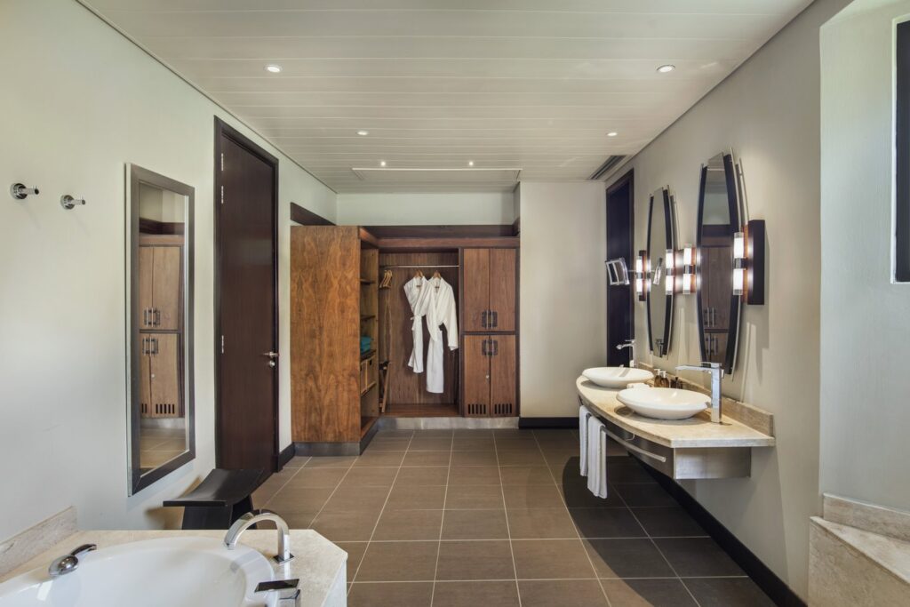 trou-aux-biches-beachcomber-junior-suite01